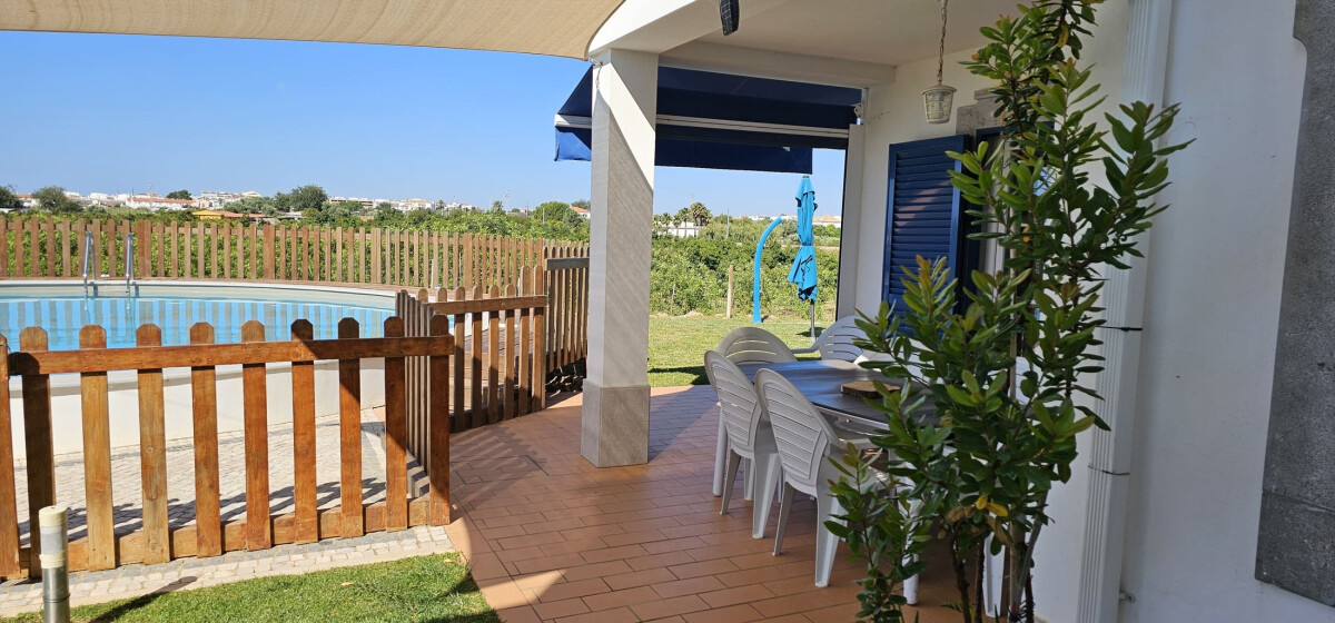 Casa de férias 'Quinta da Bornacha - B' com vista para o mar, piscina partilhada e Wi-Fi