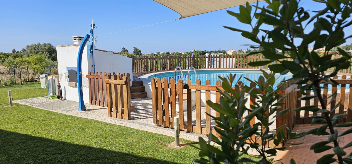 Casa de férias 'Quinta da Bornacha - B' com vista para o mar, piscina partilhada e Wi-Fi