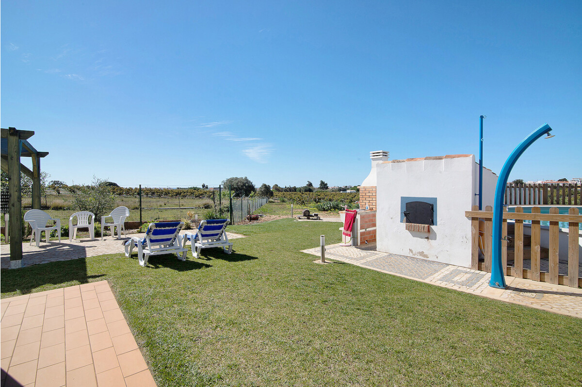 Casa de férias 'Quinta da Bornacha - B' com vista para o mar, piscina partilhada e Wi-Fi