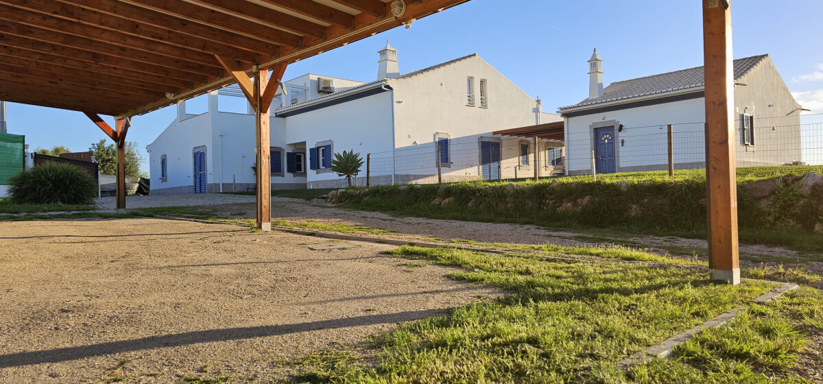 Casa de férias 'Quinta da Bornacha - C' com vista para o mar, piscina partilhada e Wi-Fi